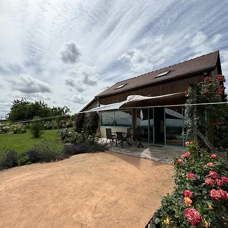 Dans Ancien Vignoble De France Avec Piscine Partagée - Fr-1-489-545 Louchy-Montfand